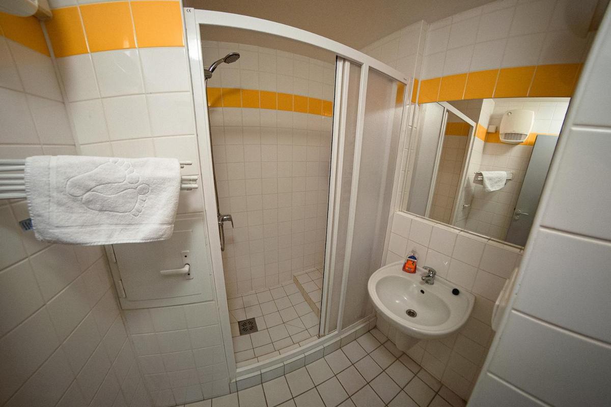 Univerzita Palackeho V Olomouci Hostel Ngoại thất bức ảnh