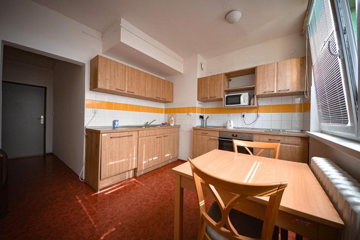 Univerzita Palackeho V Olomouci Hostel Ngoại thất bức ảnh