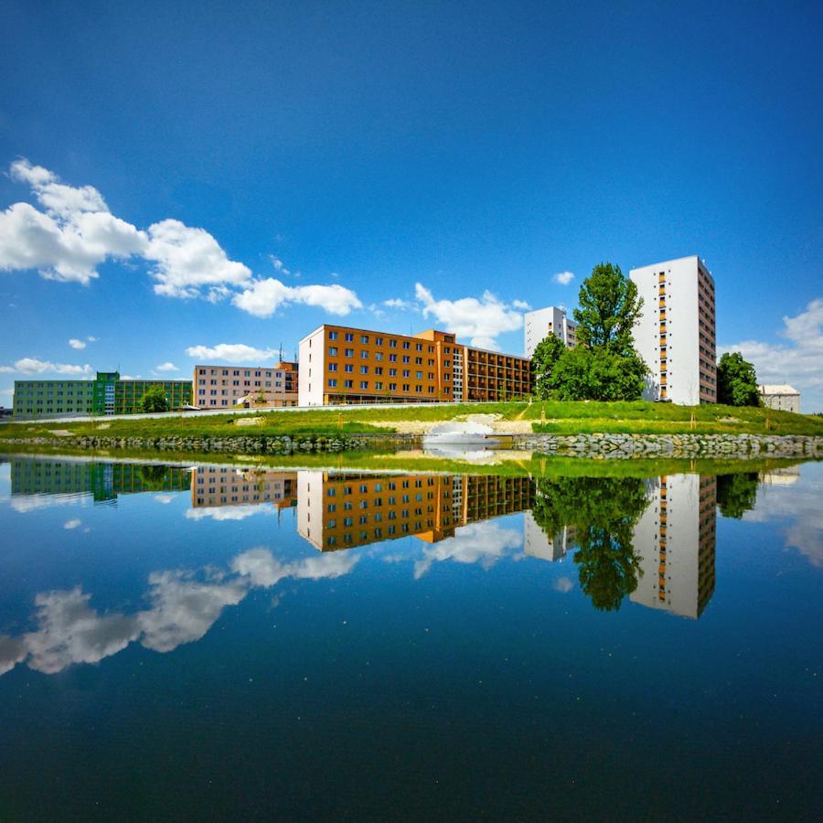 Univerzita Palackeho V Olomouci Hostel Ngoại thất bức ảnh